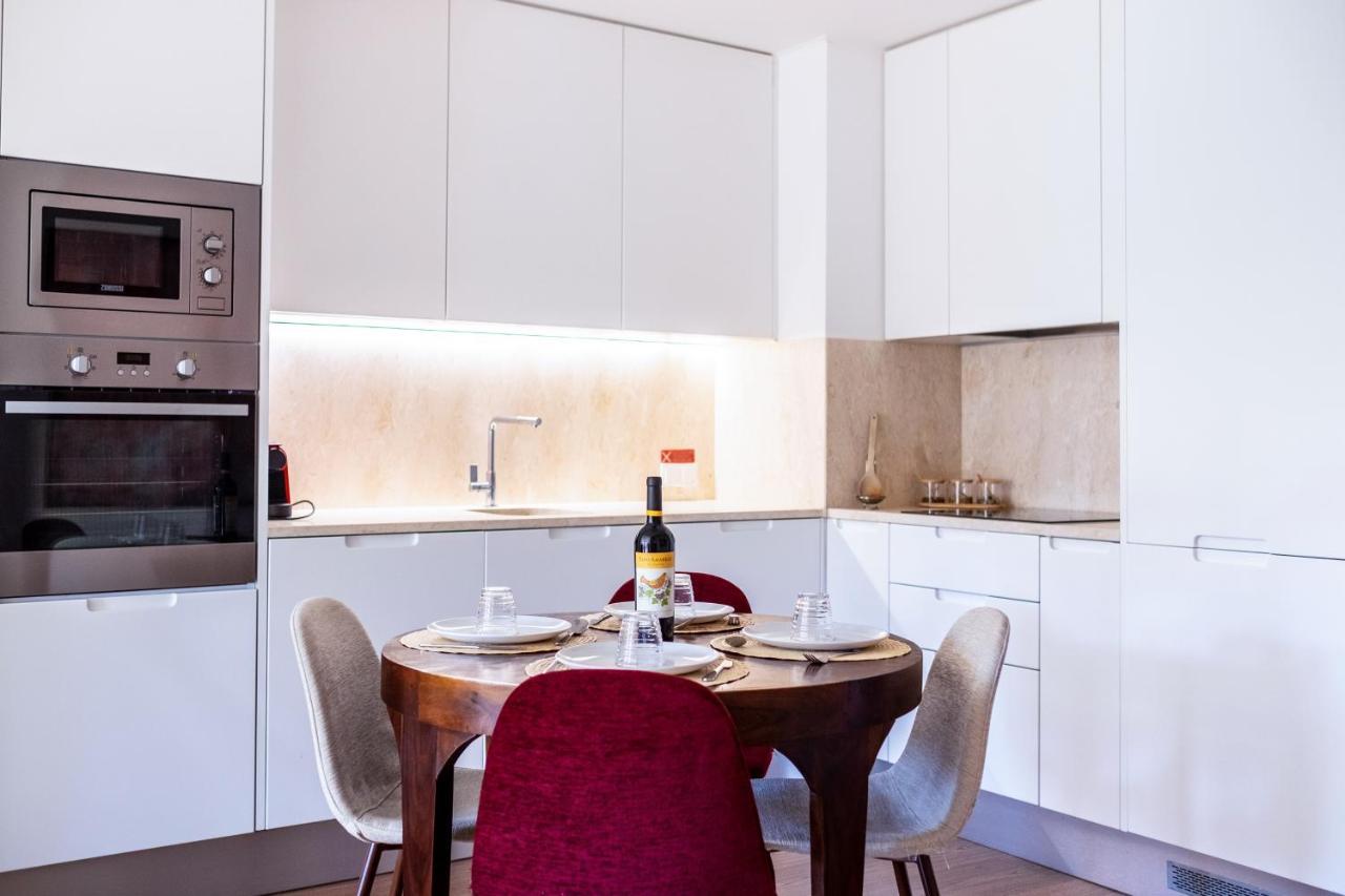 Luxury Apartment Near Cais Do Sodre Lisbon Bagian luar foto