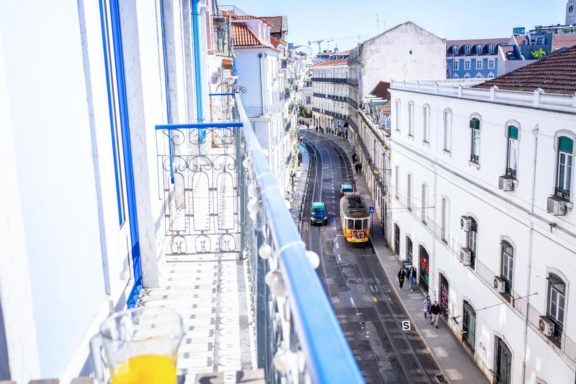 Luxury Apartment Near Cais Do Sodre Lisbon Bagian luar foto